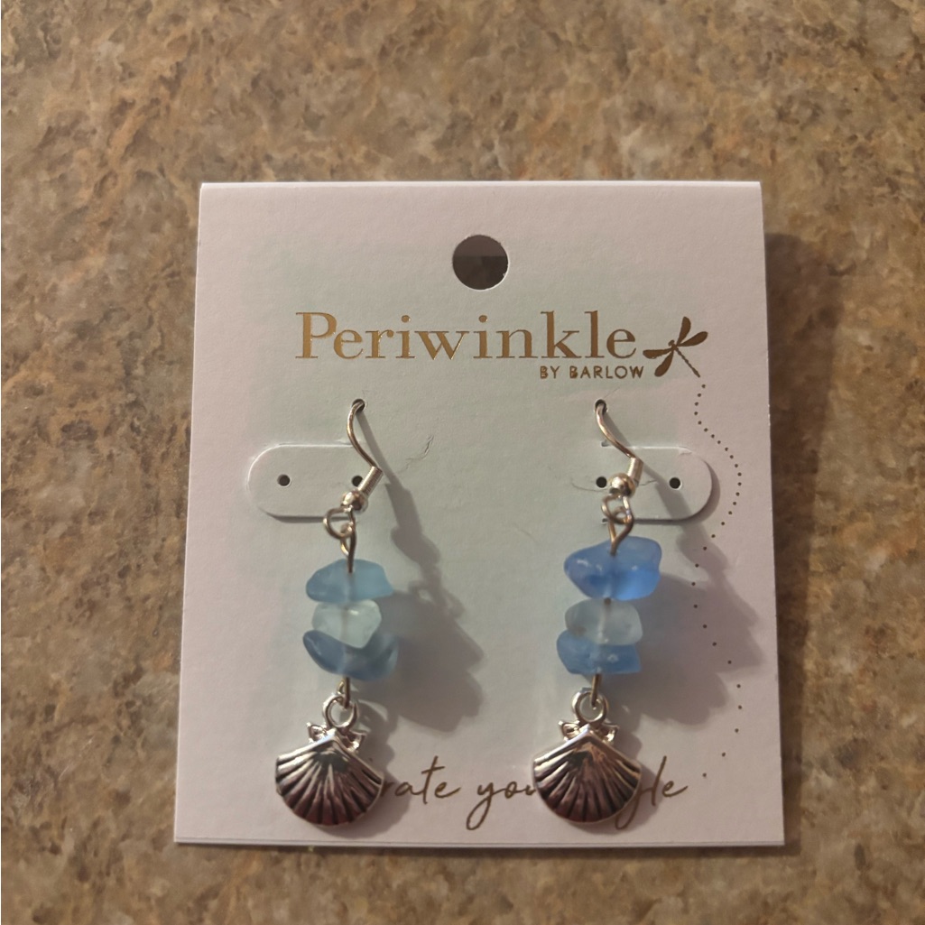 Periwinkle By Barlow Seashell Earrings 16$